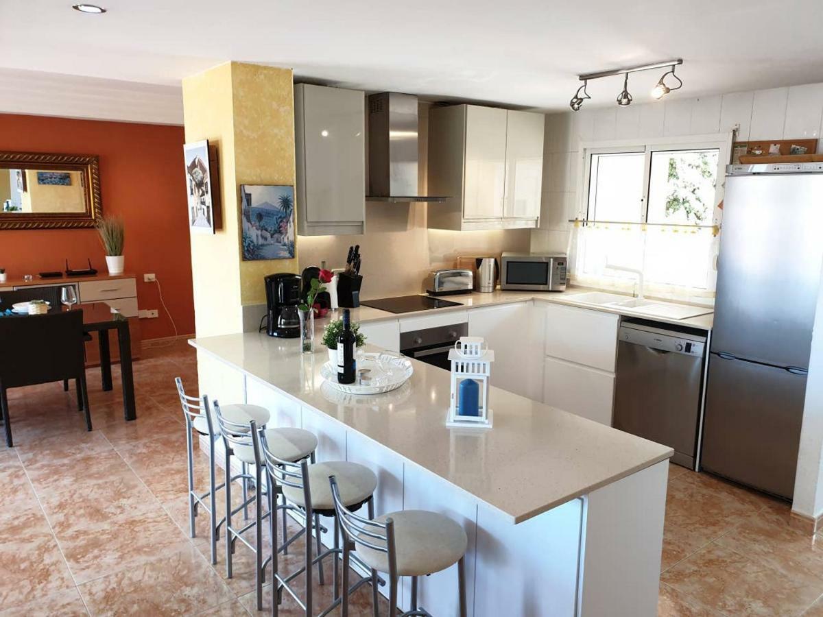 Villa Roque Del Conde With Private Pool, Terrace With Fantastic Sea Views, Wifi, Garden, Garage Adeje Dış mekan fotoğraf