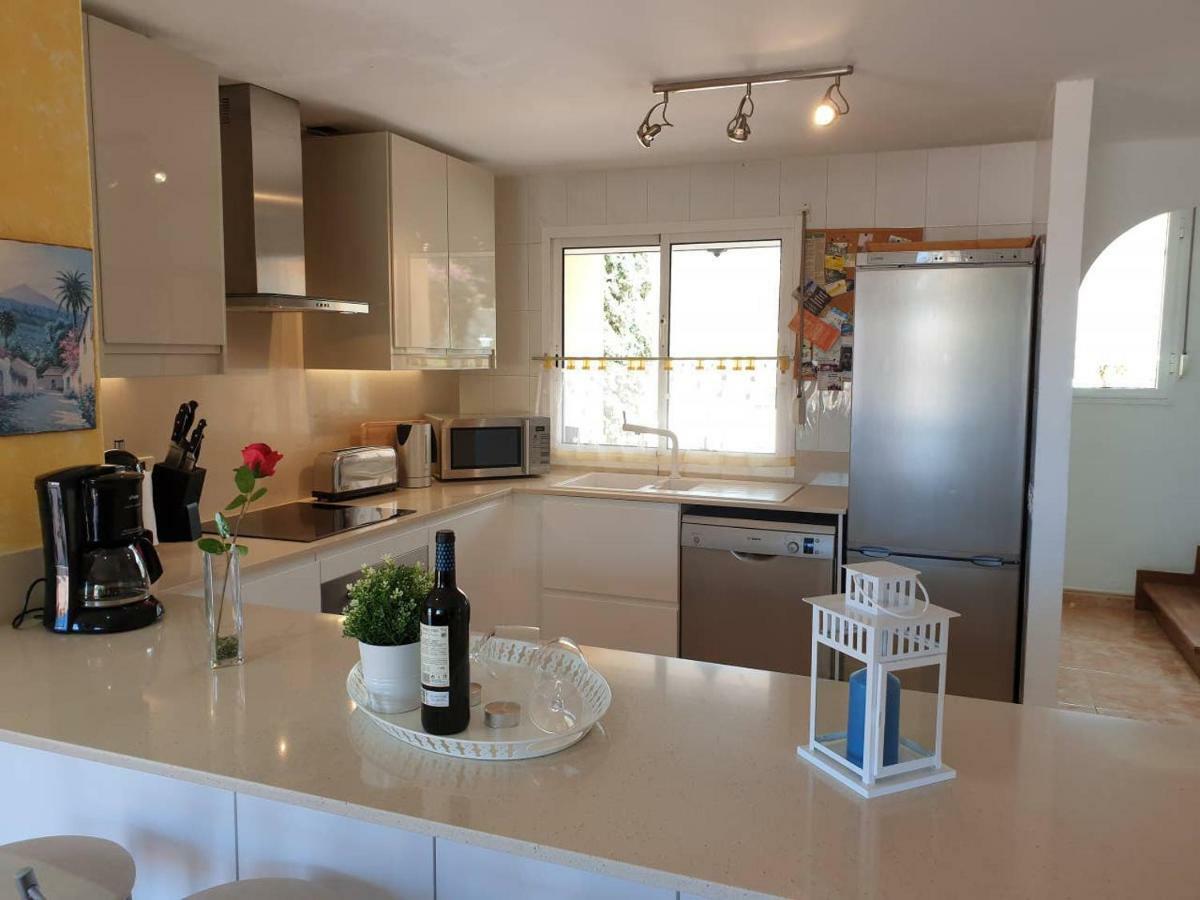 Villa Roque Del Conde With Private Pool, Terrace With Fantastic Sea Views, Wifi, Garden, Garage Adeje Dış mekan fotoğraf